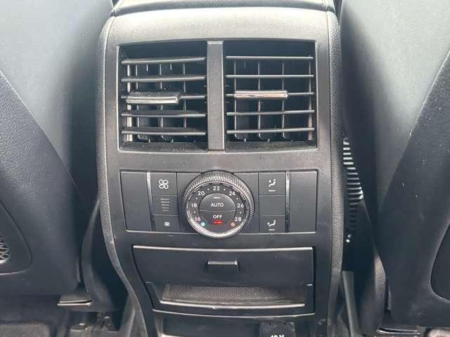 Mクラス ML63 AMG サンルーフ・ルーフレール・パワーバックドア・AMGマフラー・後席エアコン・パワーシート・パドルシフト・シートヒーター・ナビ・バックカメラ・ETC・ハーマンカードンスピーカー(44枚目)