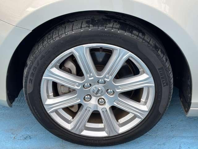 V40 T3 クラシックエディション ディ―ラー車 右ハンドル ナビ・パワーシート・後席シートヒーター・パドルシフト・ステアリングスイッチ・バックカメラ・ガラスルーフ・ETC(18枚目)