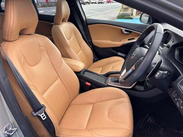 V40 T3 クラシックエディション ディ―ラー車 右ハンドル ナビ・パワーシート・後席シートヒーター・パドルシフト・ステアリングスイッチ・バックカメラ・ガラスルーフ・ETC(19枚目)