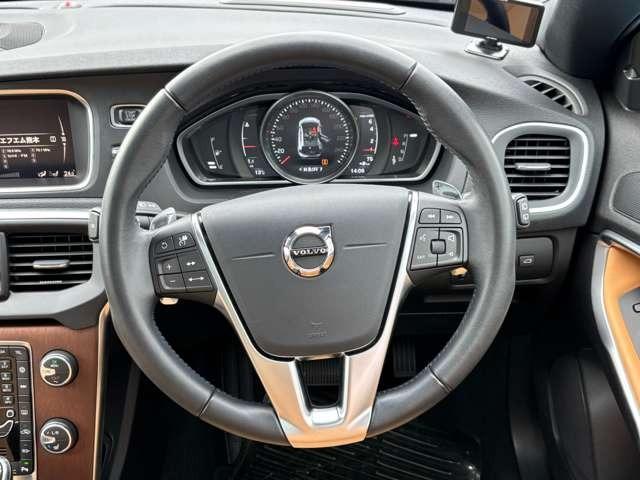 V40 T3 クラシックエディション ディ―ラー車 右ハンドル ナビ・パワーシート・後席シートヒーター・パドルシフト・ステアリングスイッチ・バックカメラ・ガラスルーフ・ETC(20枚目)