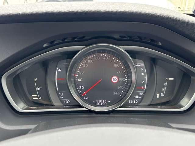 V40 T3 クラシックエディション ディ―ラー車 右ハンドル ナビ・パワーシート・後席シートヒーター・パドルシフト・ステアリングスイッチ・バックカメラ・ガラスルーフ・ETC(23枚目)
