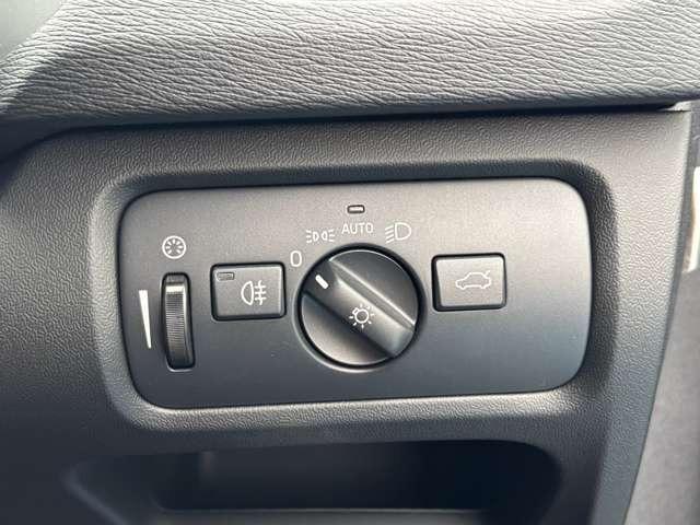 V40 T3 クラシックエディション ディ―ラー車 右ハンドル ナビ・パワーシート・後席シートヒーター・パドルシフト・ステアリングスイッチ・バックカメラ・ガラスルーフ・ETC(24枚目)