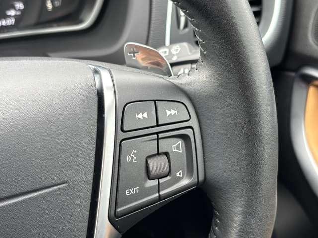 V40 T3 クラシックエディション ディ―ラー車 右ハンドル ナビ・パワーシート・後席シートヒーター・パドルシフト・ステアリングスイッチ・バックカメラ・ガラスルーフ・ETC(27枚目)