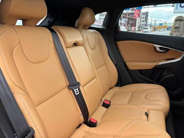 V40 T3 クラシックエディション ディ―ラー車 右ハンドル ナビ・パワーシート・後席シートヒーター・パドルシフト・ステアリングスイッチ・バックカメラ・ガラスルーフ・ETC(39枚目)
