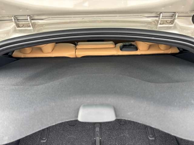 V40 T3 クラシックエディション ディ―ラー車 右ハンドル ナビ・パワーシート・後席シートヒーター・パドルシフト・ステアリングスイッチ・バックカメラ・ガラスルーフ・ETC(42枚目)