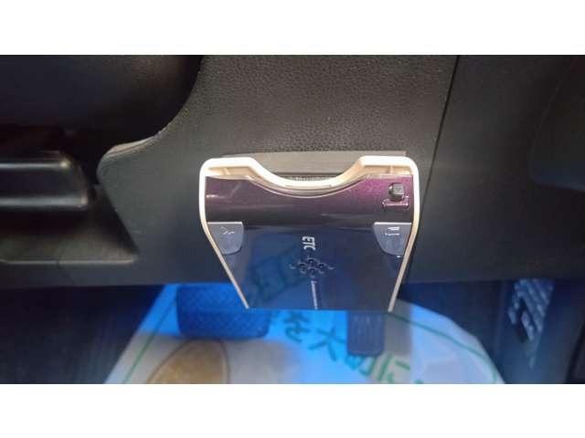 フィットシャトルハイブリッド ハイブリッド・スマートセレクション　Ｂｌｕｅｔｏｏｔｈ　スマートキー　ナビＴＶ　ＣＤ　ＤＶＤ　ＥＴＣ　バックカメラ　運転席・助手席エアバッグ　エアコン　パワステ　パワーウィンドウ（10枚目）