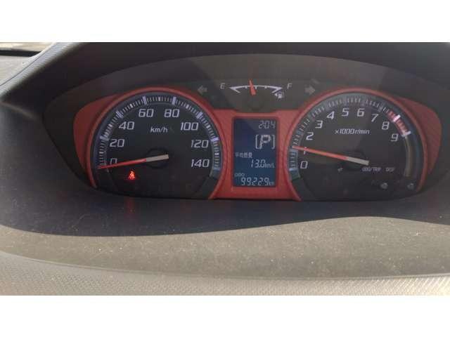 当店の展示車は頻繁に入れ替わるため、外装を仕上げる前の写真もございます。ひどい傷や色ハゲなど、無料で修理しての納車となりますのでスタッフにお気軽にご確認ください！