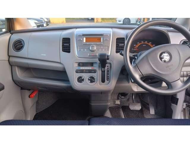 当店の展示車は頻繁に入れ替わるため、外装を仕上げる前の写真もございます。ひどい傷や色ハゲなど、無料で修理しての納車となりますのでスタッフにお気軽にご確認ください!