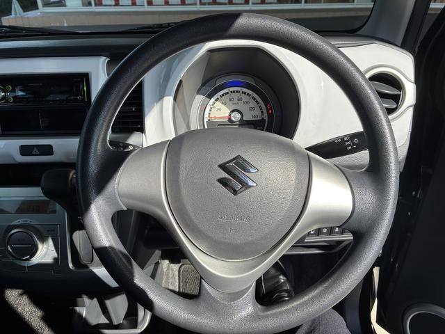 シンプルかつ機能的にまとめられたインパネです。