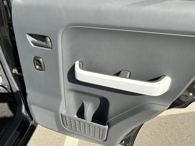 リアのドアトリムです。