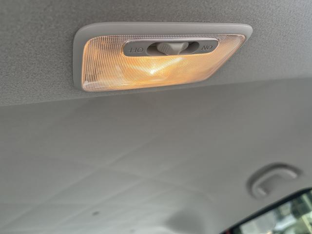 ワゴンＲスマイル ハイブリッドＸ　４ＷＤ　デュアルカメラブレーキサポート　４ＷＤ　マイルドハイブリッド　電動両側スライドドア　全方位ナビ　ＣＶＴ　オートエアコン　リモコンキー　キーレススタート　オートライト　オーディオスイッチ　ＬＥＤ　フォグ（16枚目）