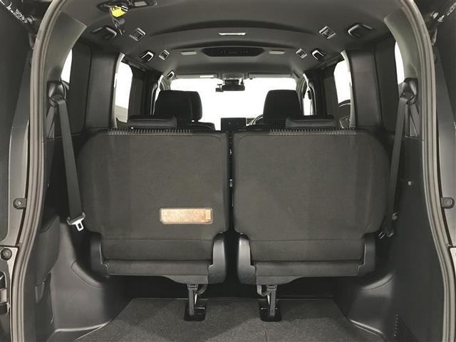 ヴォクシー ハイブリッドＺＳ　煌ＩＩ　電動両側スライドドア　ドライブレコーダ　パワーステアリング　ＤＶＤ再生可　リアクーラー　スマキー　地デジＴＶ　ＡＵＸ　横滑防止　Ｗエアバック　ＡＡＣ　ＬＥＤランプ　エアバッグ　ナビＴＶ　盗難防止装置（32枚目）