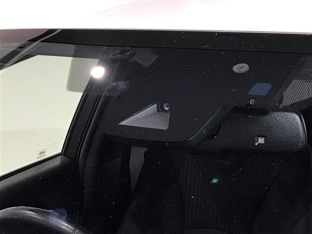 プリウス Ｓセーフティプラス　衝突回避システム　Ｂモニター　定期点検記録簿　ＬＥＤライト　クルコン　ＥＴＣ装備　スマートＫＥＹ　ナビＴＶ　イモビライザー　横滑り防止機能　ＰＷ　カーテンエアバッグ　キーレスエントリー　オ－トエアコン（3枚目）