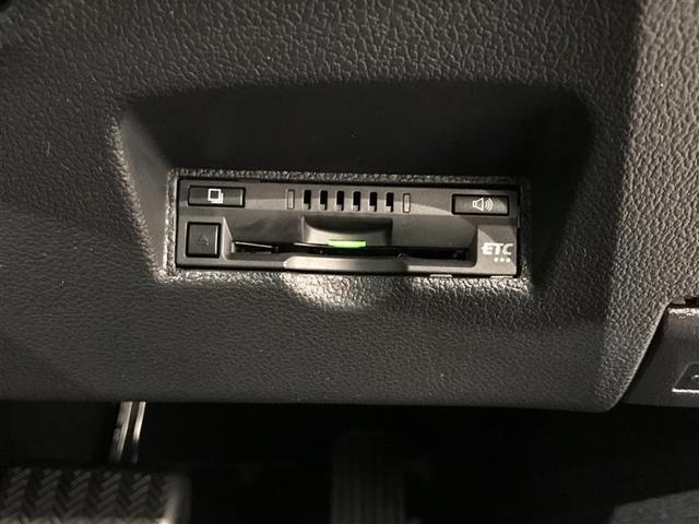 プリウス Ｓセーフティプラス　衝突回避システム　Ｂモニター　定期点検記録簿　ＬＥＤライト　クルコン　ＥＴＣ装備　スマートＫＥＹ　ナビＴＶ　イモビライザー　横滑り防止機能　ＰＷ　カーテンエアバッグ　キーレスエントリー　オ－トエアコン（12枚目）