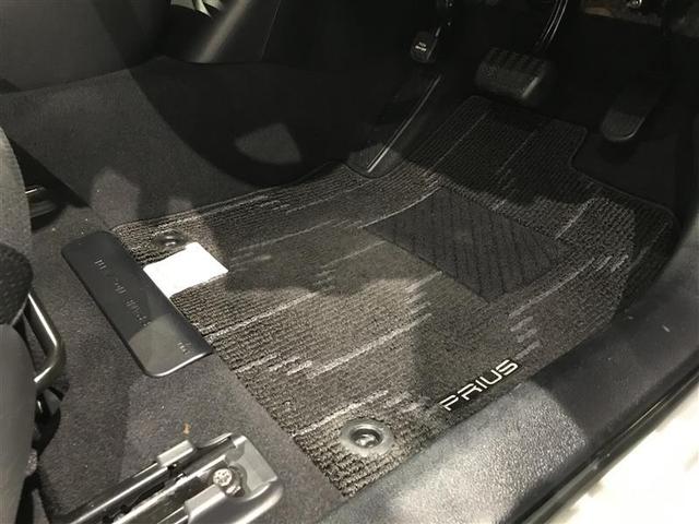 プリウス Ｓセーフティプラス　衝突回避システム　Ｂモニター　定期点検記録簿　ＬＥＤライト　クルコン　ＥＴＣ装備　スマートＫＥＹ　ナビＴＶ　イモビライザー　横滑り防止機能　ＰＷ　カーテンエアバッグ　キーレスエントリー　オ－トエアコン（21枚目）