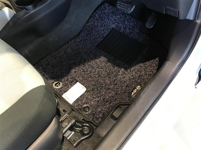 アクア Ｓ　スマートキープッシュスタート　キーレスエントリ　イモビ　ナビ＆ＴＶ　オートエアコン　デュアルエアバック　ＥＳＣ　Ｂカメラ　パワーウィンドウ　ＡＵＸ端子　ＥＴＣ　ＤＶＤ再生可能　アルミホイール　ＳＲＳ（19枚目）