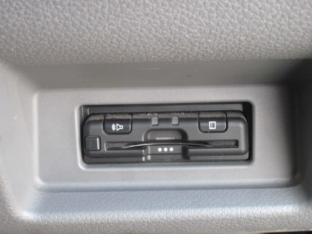 NV350キャラバンバン ロングVX 禁煙 定期点検記録簿 ABS リモコンキー パワーウィンドウ ドライブレコーダー エアコン エアバッグ パワーステアリング 横滑り防止(28枚目)