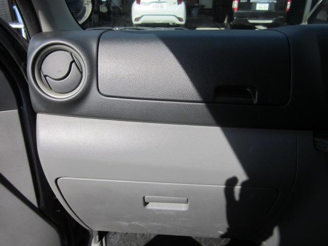 NV350キャラバンバン ロングVX 禁煙 定期点検記録簿 ABS リモコンキー パワーウィンドウ ドライブレコーダー エアコン エアバッグ パワーステアリング 横滑り防止(31枚目)