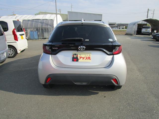 ヤリス Ｘ　ＥＴＣ　バックカメラ　ナビ　クリアランスソナー　レーンアシスト　衝突被害軽減システム　オートマチックハイビーム　スマートキー　ＣＶＴ　盗難防止システム　衝突安全ボディ　記録簿　ＡＢＳ　ＥＳＣ　ＵＳＢ（16枚目）