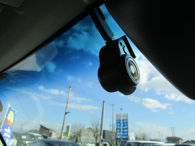 ハイゼットカーゴ クルーズＳＡＩＩＩ　軽バン　ＡＴ　衝突被害軽減システム　クリアランスソナー　ドライブレコーダー　ＥＴＣ　ナビ　ＴＶ　バックカメラ　両側スライドドア　キーレスエントリー　アイドリングストップ　電動格納ミラー（11枚目）