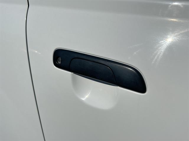 アルト Ｆ　ＡＴ　盗難防止システム　ＣＤ　衝突安全ボディ　エアコン　パワーステアリング　パワーウィンドウ（25枚目）