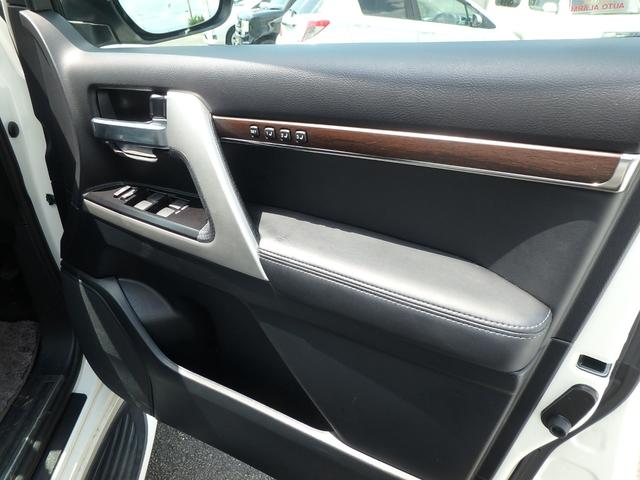 TOYOTA LAND CRUISER ZX | 2020 | PEARL | 22488 km | details TOYOTA LAND CRUISER ZX | 2020 | PEARL | 22488 km | details