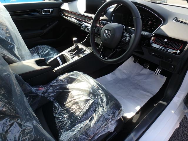 シビック RS 登録済未使用車 ETC2.0 リアカメラ 6MT 衝突防止軽減ブレーキ スマートキー プッシュスタート LEDヘッドライト レーンサポート ソナー クルーズコントロール パワーシート Wシートヒーター(8枚目)