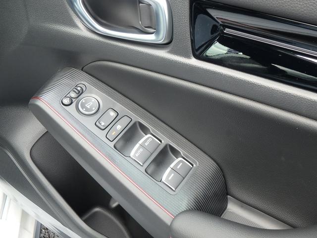 シビック RS 登録済未使用車 ETC2.0 リアカメラ 6MT 衝突防止軽減ブレーキ スマートキー プッシュスタート LEDヘッドライト レーンサポート ソナー クルーズコントロール パワーシート Wシートヒーター(13枚目)