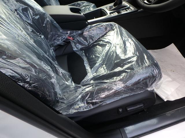 シビック RS 登録済未使用車 ETC2.0 リアカメラ 6MT 衝突防止軽減ブレーキ スマートキー プッシュスタート LEDヘッドライト レーンサポート ソナー クルーズコントロール パワーシート Wシートヒーター(17枚目)