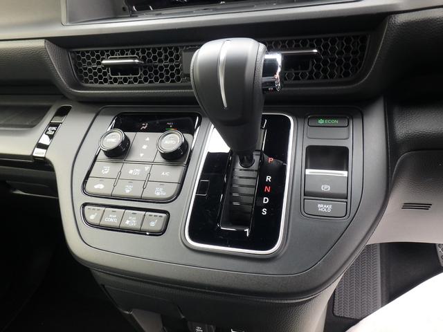 ステップワゴン スパーダ 登録済未使用車 リアカメラ 両側電動スライドドア スマートキー プッシュスタート 衝突防止軽減ブレーキ LEDヘッドライト レーンサポート ソナー クルーズコントロール Wシートヒーター パワーゲート(10枚目)