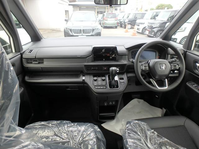 ステップワゴン スパーダ 登録済未使用車 リアカメラ 両側電動スライドドア スマートキー プッシュスタート 衝突防止軽減ブレーキ LEDヘッドライト レーンサポート ソナー クルーズコントロール Wシートヒーター パワーゲート(11枚目)