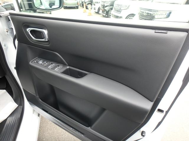 ステップワゴン スパーダ 登録済未使用車 リアカメラ 両側電動スライドドア スマートキー プッシュスタート 衝突防止軽減ブレーキ LEDヘッドライト レーンサポート ソナー クルーズコントロール Wシートヒーター パワーゲート(22枚目)