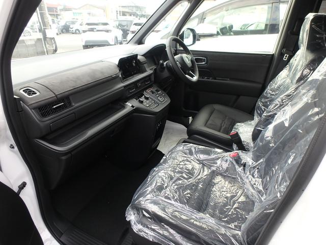 ステップワゴン e:HEVスパーダ プレミアムライン 登録済未使用車 リアカメラ 両側電動スライドドア 衝突防止軽減ブレーキ スマートキー プッシュスタート LEDヘッドライト レーンサポート ソナー クルーズコントロール パワーゲート Wシートヒーター(13枚目)