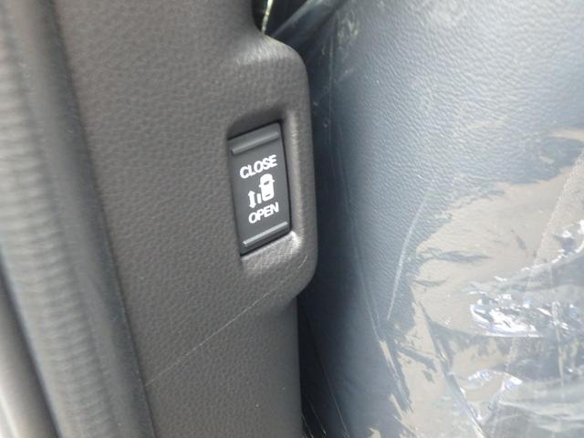 ステップワゴン e:HEVスパーダ プレミアムライン 登録済未使用車 リアカメラ 両側電動スライドドア 衝突防止軽減ブレーキ スマートキー プッシュスタート LEDヘッドライト レーンサポート ソナー クルーズコントロール パワーゲート Wシートヒーター(19枚目)