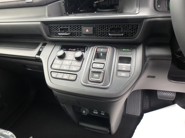 ステップワゴン e:HEVスパーダ プレミアムライン 登録済未使用車 リアカメラ 両側電動スライドドア 衝突防止軽減ブレーキ スマートキー プッシュスタート LEDヘッドライト レーンサポート ソナー クルーズコントロール パワーゲート Wシートヒーター(38枚目)