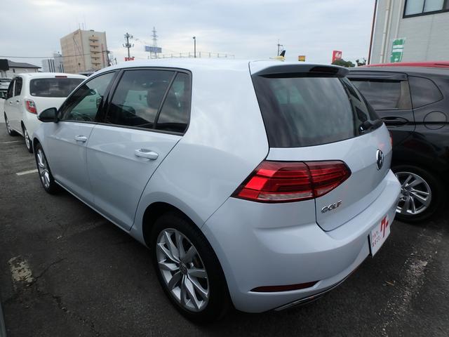 ゴルフ ＴＳＩコンフォートライン　テックエディション　ＥＴＣ２．０　ナビ　バックカメラ　ＬＥＤヘッドライト　スマートキー　プッシュスタート　レーンサポート　オートライト　オートエアコン　サイドＷエアバック　電動格納ミラー（4枚目）