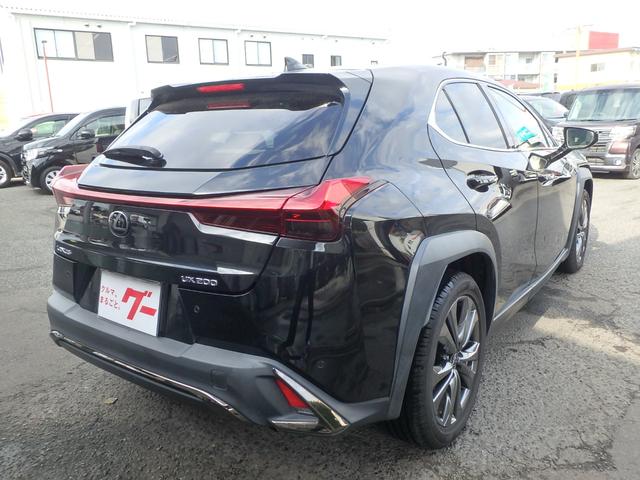 ＵＸ ＵＸ２００　Ｆスポーツ　サンルーフ　ＥＴＣ２．０　ナビ　リアカメラ　スマートキー　プッシュスタート　衝突防止軽減ブレーキ　ＬＥＤヘッドライト　レーンサポート　ソナー　クルーズコントロール　ハンドルシフト　パワーゲート（6枚目）