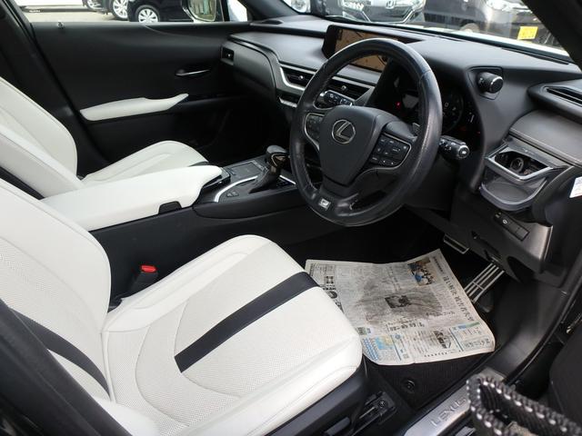 ＵＸ ＵＸ２００　Ｆスポーツ　サンルーフ　ＥＴＣ２．０　ナビ　リアカメラ　スマートキー　プッシュスタート　衝突防止軽減ブレーキ　ＬＥＤヘッドライト　レーンサポート　ソナー　クルーズコントロール　ハンドルシフト　パワーゲート（8枚目）