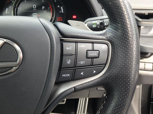 ＵＸ ＵＸ２００　Ｆスポーツ　サンルーフ　ＥＴＣ２．０　ナビ　リアカメラ　スマートキー　プッシュスタート　衝突防止軽減ブレーキ　ＬＥＤヘッドライト　レーンサポート　ソナー　クルーズコントロール　ハンドルシフト　パワーゲート（30枚目）