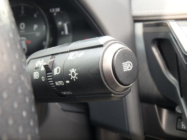 ＵＸ ＵＸ２００　Ｆスポーツ　サンルーフ　ＥＴＣ２．０　ナビ　リアカメラ　スマートキー　プッシュスタート　衝突防止軽減ブレーキ　ＬＥＤヘッドライト　レーンサポート　ソナー　クルーズコントロール　ハンドルシフト　パワーゲート（34枚目）