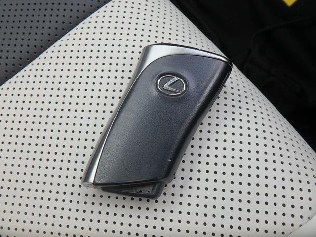 ＵＸ ＵＸ２００　Ｆスポーツ　サンルーフ　ＥＴＣ２．０　ナビ　リアカメラ　スマートキー　プッシュスタート　衝突防止軽減ブレーキ　ＬＥＤヘッドライト　レーンサポート　ソナー　クルーズコントロール　ハンドルシフト　パワーゲート（60枚目）