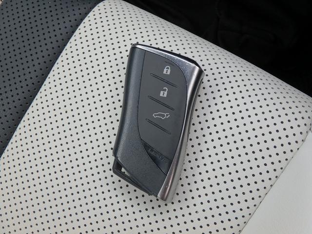 ＵＸ ＵＸ２００　Ｆスポーツ　サンルーフ　ＥＴＣ２．０　ナビ　リアカメラ　スマートキー　プッシュスタート　衝突防止軽減ブレーキ　ＬＥＤヘッドライト　レーンサポート　ソナー　クルーズコントロール　ハンドルシフト　パワーゲート（61枚目）