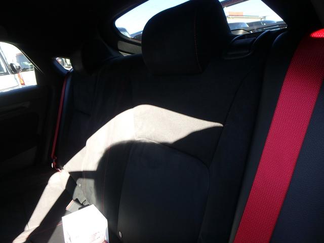 シビック タイプＲ　登録済未使用車　ＥＴＣ２．０　ナビ　リアカメラ　スマートキー　プッシュスタート　衝突防止軽減ブレーキ　ＬＥＤヘッドライト　６ＭＴ　レーンサポート　ソナー　クルーズコントロール　オートライト（18枚目）