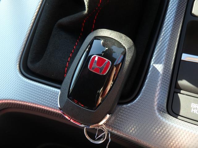 シビック タイプＲ　登録済未使用車　ＥＴＣ２．０　ナビ　リアカメラ　スマートキー　プッシュスタート　衝突防止軽減ブレーキ　ＬＥＤヘッドライト　６ＭＴ　レーンサポート　ソナー　クルーズコントロール　オートライト（41枚目）