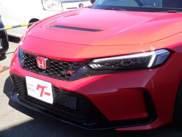 シビック タイプＲ　登録済未使用車　ＥＴＣ２．０　ナビ　リアカメラ　スマートキー　プッシュスタート　衝突防止軽減ブレーキ　ＬＥＤヘッドライト　６ＭＴ　レーンサポート　ソナー　クルーズコントロール　オートライト（48枚目）