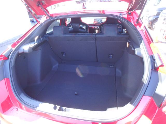 シビック タイプＲ　登録済未使用車　ＥＴＣ２．０　ナビ　リアカメラ　スマートキー　プッシュスタート　衝突防止軽減ブレーキ　ＬＥＤヘッドライト　６ＭＴ　レーンサポート　ソナー　クルーズコントロール　オートライト（58枚目）