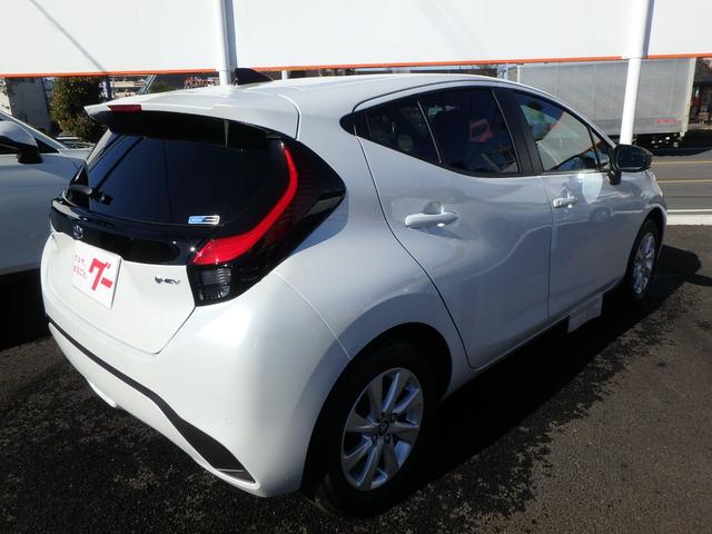 アクア Ｚ　登録済未使用車　前後ドライブレコーダー　ＥＴＣ２．０　全方位カメラ　ナビ　リアカメラ　衝突防止軽減ブレーキ　スマートキー　プッシュスタート　ＬＥＤヘッドライト　ＡＣ１００Ｖ　オートライト（6枚目）