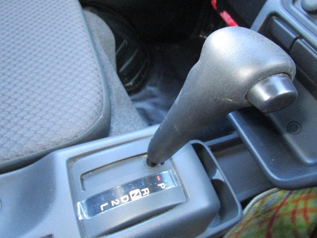KX デュアルカメラブレーキサポート 2WD CDプレーヤー 3AT キーレスエントリー エアコン パワステ パワーウィンドウ HID フォグ(16枚目)