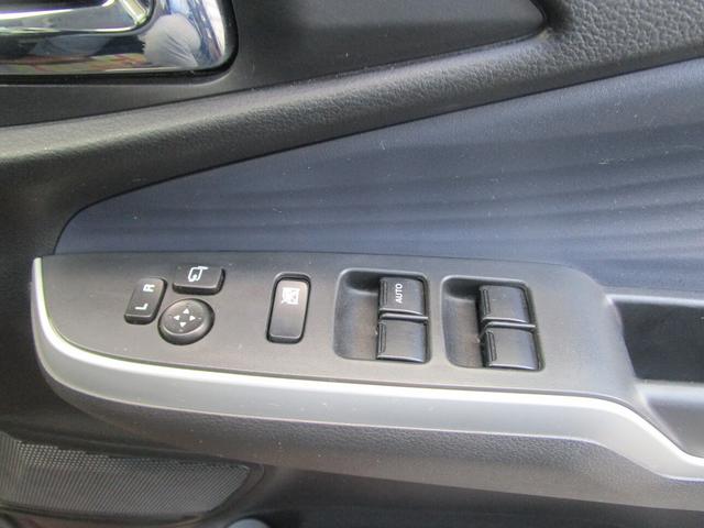 ドアミラー調整・パワーウィンドウスイッチです