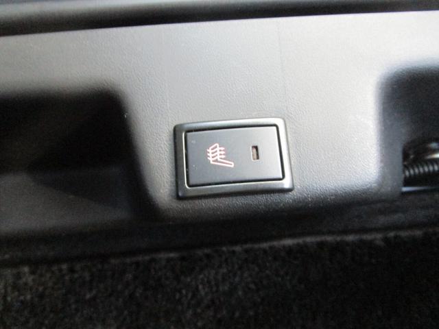 シートをあたためておけるシートヒータースイッチはこちらです。